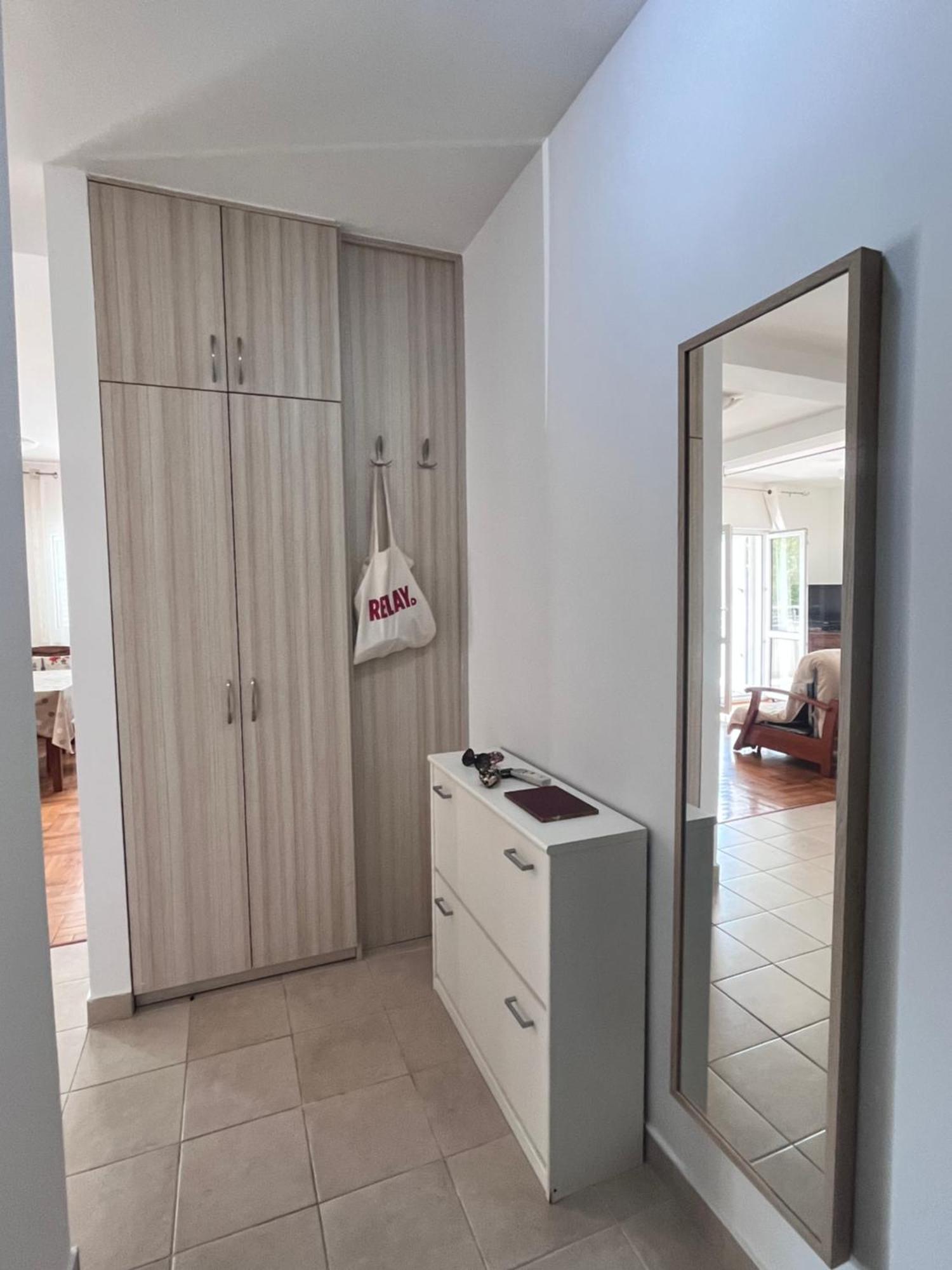 Apartment Belani, Own Parking Tivat Exterior foto