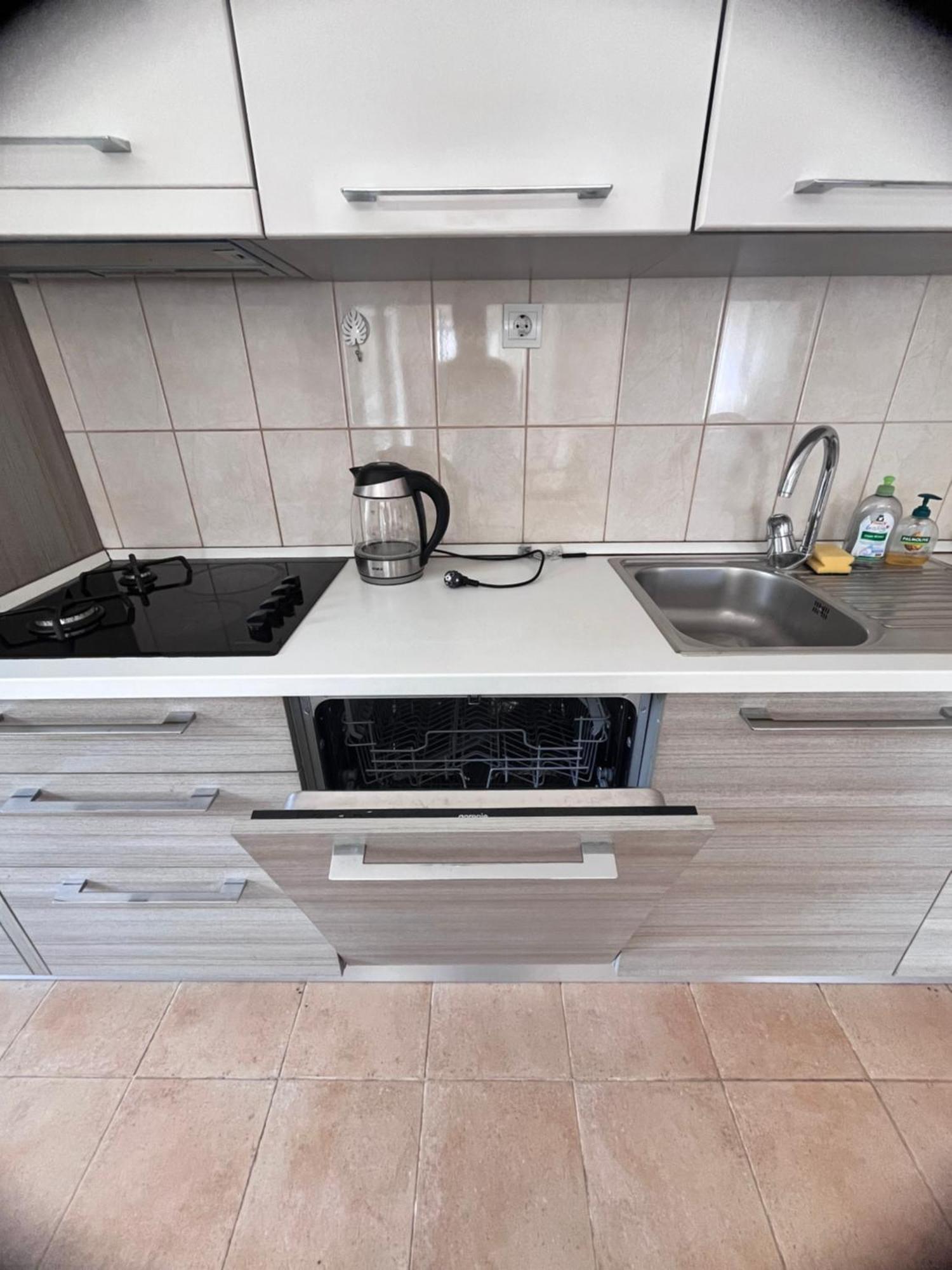 Apartment Belani, Own Parking Tivat Exterior foto